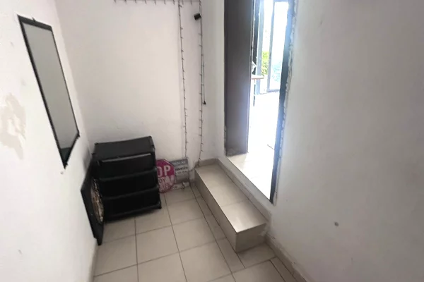 Shtepi me qera Apartament ne Tirane, Garsoniere, Mobilimi E mobiluar, Pagesa 25,000  Leke.