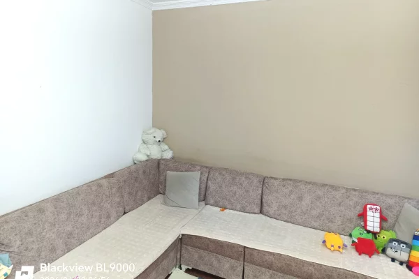 JEPET ME QERA APARTAMENT 1+1 – MATERNITETI I RI (PRANË DOT LOUNGE) 🏡