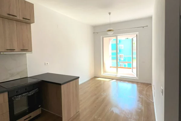 Shtepi me qera Apartament ne Tirane, 1+1, Mobilimi Pjeserisht e mobiluar, Pagesa 35,000  Leke.