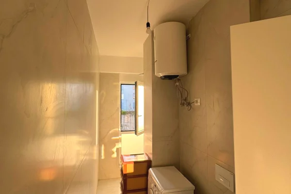 Shtepi me qera Apartament ne Tirane, 1+1, Mobilimi E mobiluar, Pagesa 40,000  Leke.