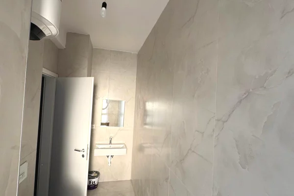 Shtepi me qera Apartament ne Tirane, 1+1, Mobilimi E mobiluar, Pagesa 40,000  Leke.