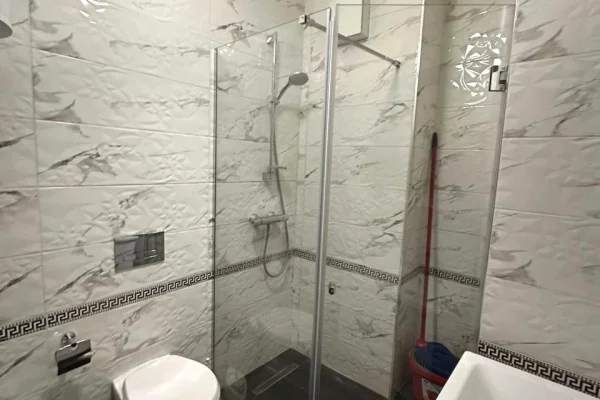 Shtepi me qera Apartament ne Tirane, 1+1, Mobilimi E mobiluar, Pagesa 50,000  Leke.