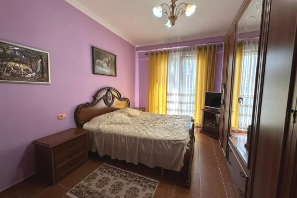 Shtepi me qera Apartament ne Tirane, 1+1, Mobilimi E mobiluar, Pagesa 50,000  Leke.