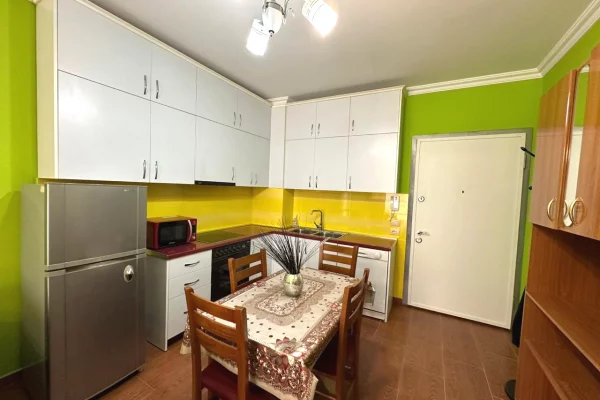 Shtepi me qera Apartament ne Tirane, 1+1, Mobilimi E mobiluar, Pagesa 50,000  Leke.