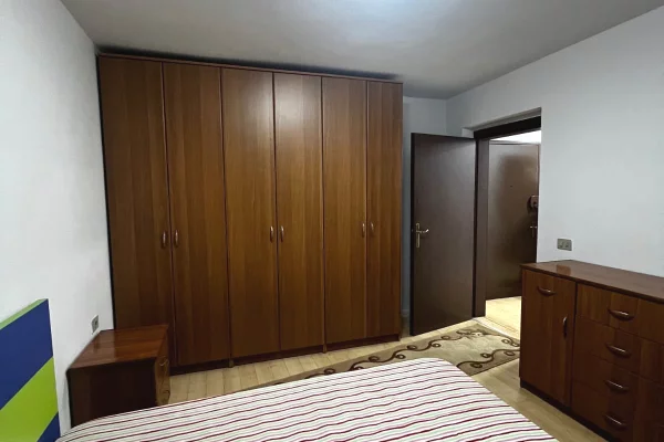 Shtepi ne shitje Apartament ne Tirane, 2+1, Mobilimi E mobiluar, Pagesa 190,000  Euro.