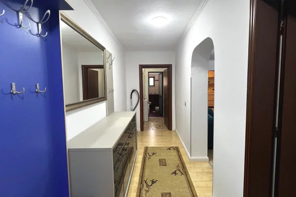 Shtepi ne shitje Apartament ne Tirane, 2+1, Mobilimi E mobiluar, Pagesa 190,000  Euro.