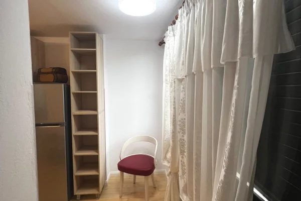 Shtepi ne shitje Apartament ne Tirane, 2+1, Mobilimi E mobiluar, Pagesa 190,000  Euro.