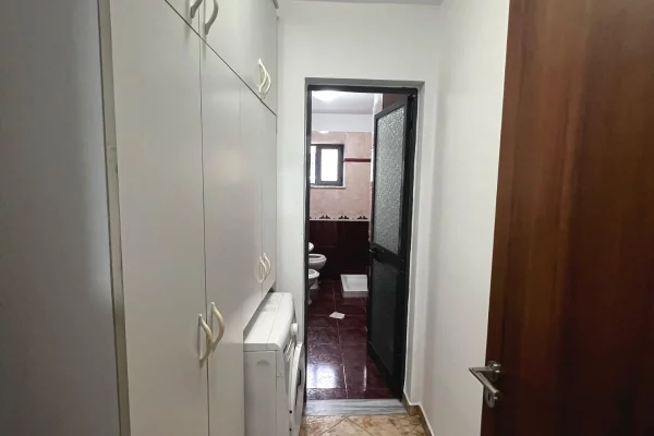 Shtepi ne shitje Apartament ne Tirane, 2+1, Mobilimi E mobiluar, Pagesa 190,000  Euro.