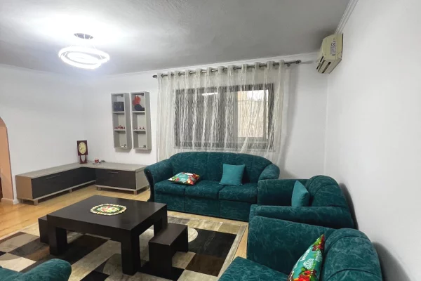 Shtepi ne shitje Apartament ne Tirane, 2+1, Mobilimi E mobiluar, Pagesa 190,000  Euro.