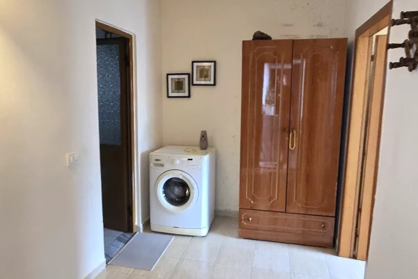 Shtepi ne shitje Apartament ne Tirane, 1+1, Mobilimi E mobiluar, Pagesa 95,000  Euro.