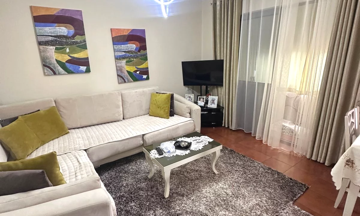 Shtepi me qera Apartament ne Tirane, 1+1, Mobilimi E mobiluar, Pagesa 40,000  Leke.