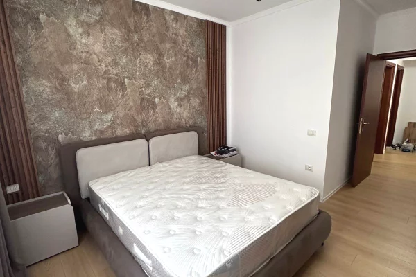 Shtepi me qera Apartament ne Tirane, 1+1, Mobilimi E mobiluar, Pagesa 40,000  Leke.