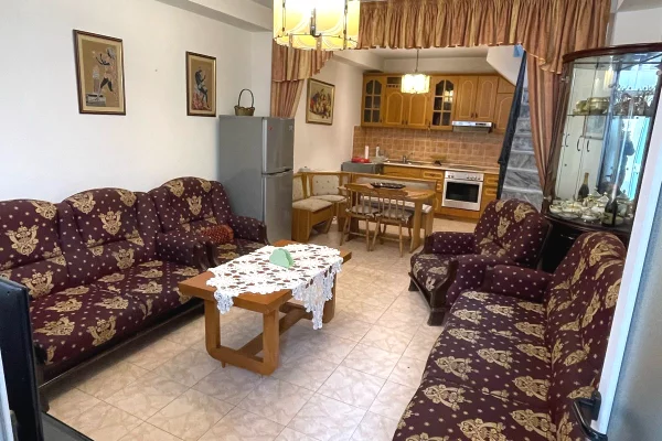 Shtepi me qera Apartament ne Tirane, 1+1, Mobilimi E mobiluar, Pagesa 35,000  Leke.