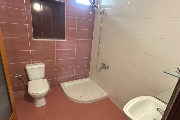 Shtepi me qera Apartament ne Tirane, 1+1, Mobilimi E mobiluar, Pagesa 32,000  Leke.