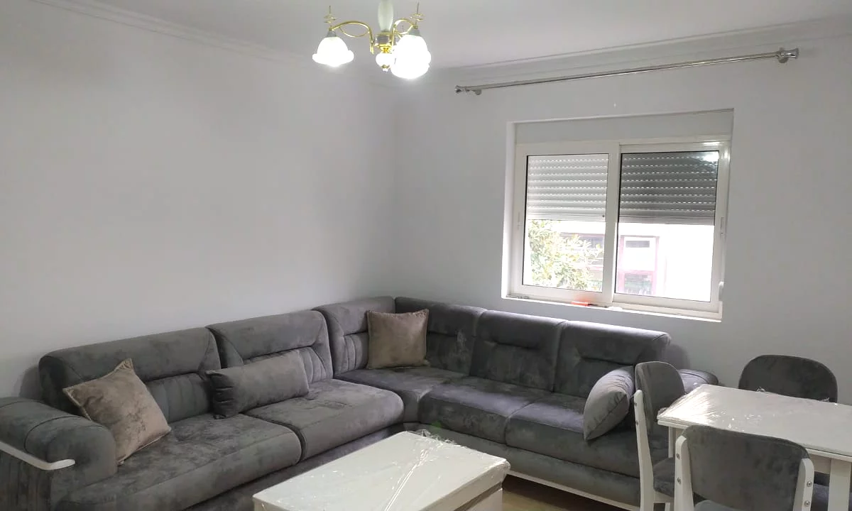 Shtepi me qera Apartament ne Tirane, 1+1, Mobilimi E mobiluar, Pagesa 50,000  Leke.