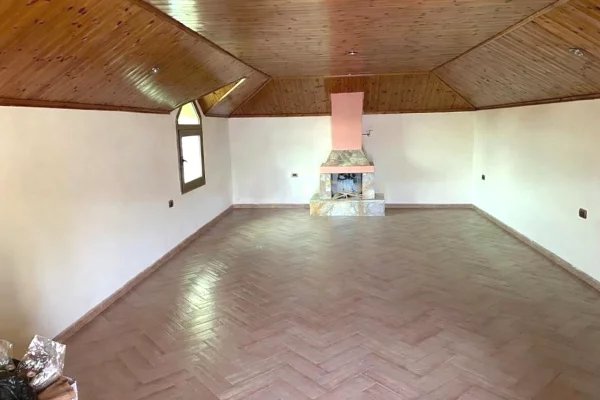 Shtepi ne shitje Apartament ne Tirane, 2+1, Mobilimi E mobiluar, Pagesa 274,000  Euro.