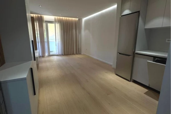 Shtepi ne shitje Apartament ne Tirane, 1+1, Mobilimi Pjeserisht e mobiluar, Pagesa 14,000,000  Leke.