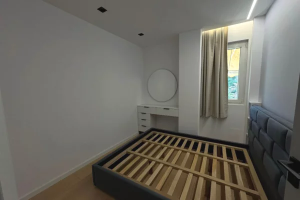 Shtepi ne shitje Apartament ne Tirane, 1+1, Mobilimi Pjeserisht e mobiluar, Pagesa 14,000,000  Leke.