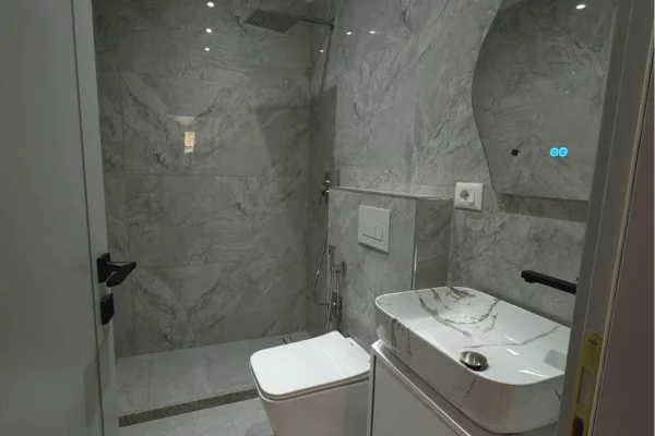 Shtepi ne shitje Apartament ne Tirane, 1+1, Mobilimi Pjeserisht e mobiluar, Pagesa 14,000,000  Leke.