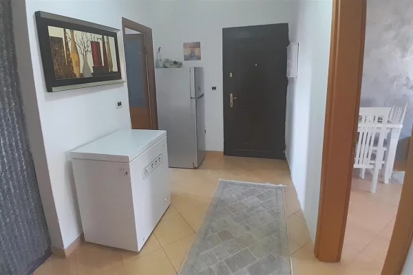 Shtepi ne shitje Apartament ne Tirane, 2+1, Mobilimi E mobiluar, Pagesa 125,000  Euro.
