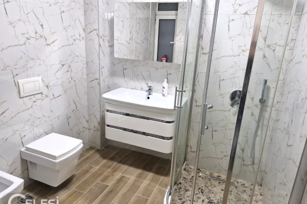 Shtepi ne shitje Apartament ne Tirane, 3+1, Mobilimi E mobiluar, Pagesa 209,000  Euro.