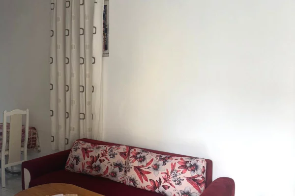 Shtepi me qera 1+1 ne Tirane - 27,000 Leke