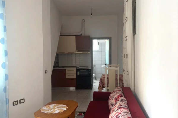 Shtepi me qera Apartament ne Tirane, 1+1, Mobilimi E mobiluar, Pagesa 27,000  Leke.