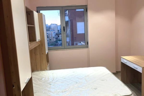 Shtepi me qera Apartament ne Tirane, 3+1, Mobilimi E mobiluar, Pagesa 1,400  Euro.