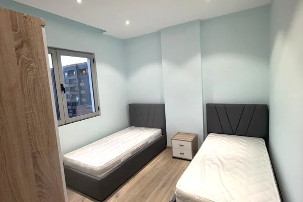 Shtepi me qera Apartament ne Tirane, 3+1, Mobilimi E mobiluar, Pagesa 1,400  Euro.