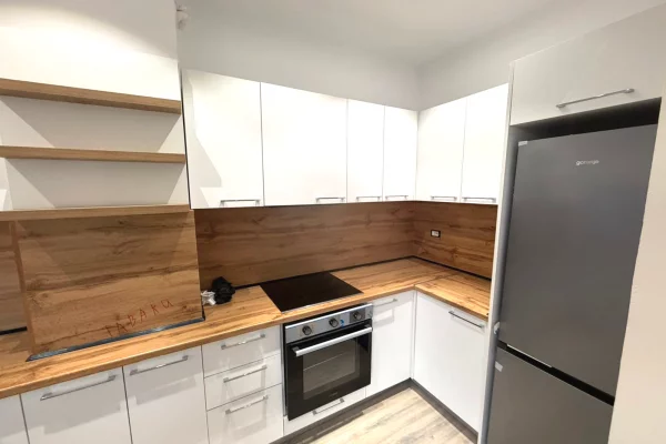 Shtepi me qera Apartament ne Tirane, 3+1, Mobilimi E mobiluar, Pagesa 1,400  Euro.
