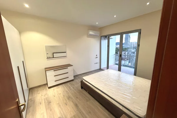 Shtepi me qera Apartament ne Tirane, 3+1, Mobilimi E mobiluar, Pagesa 1,400  Euro.