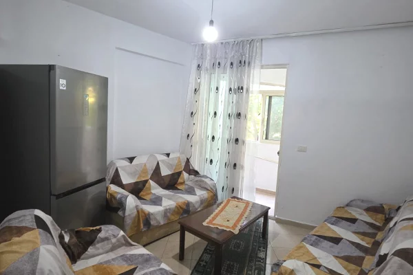 Shtepi me qera 1+1 ne Tirane - 30,000 Leke