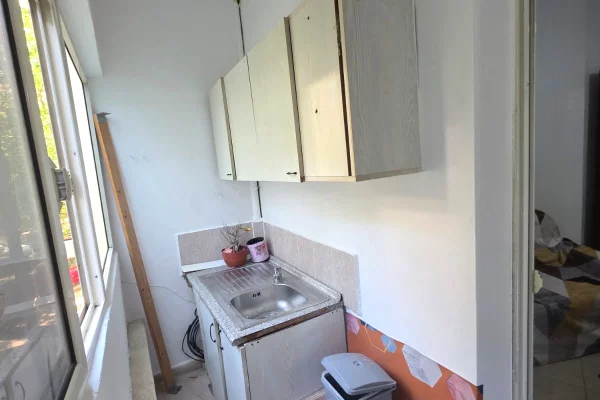 Shtepi me qera Apartament ne Tirane, 1+1, Mobilimi E mobiluar, Pagesa 30,000  Leke.