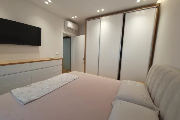 Shtepi me qera Apartament ne Tirane, 1+1, Mobilimi E mobiluar, Pagesa 70,000  Leke.