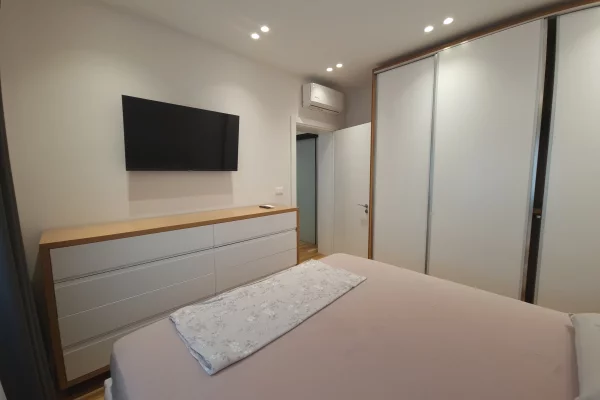 Shtepi me qera Apartament ne Tirane, 1+1, Mobilimi E mobiluar, Pagesa 70,000  Leke.