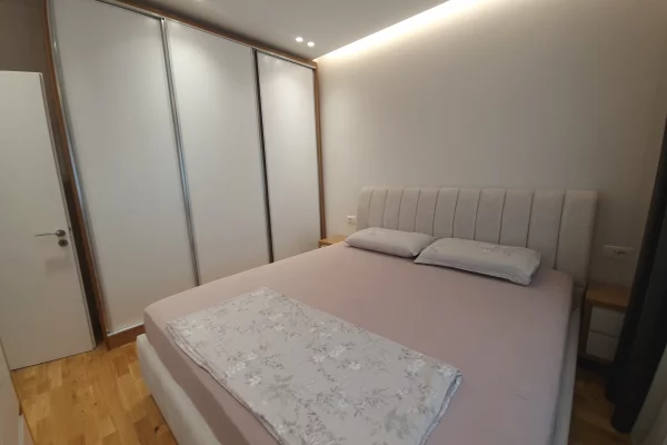 Shtepi me qera Apartament ne Tirane, 1+1, Mobilimi E mobiluar, Pagesa 70,000  Leke.