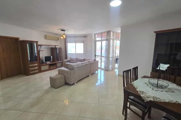 Shtepi ne shitje Apartament ne Tirane, 2+1, Mobilimi E mobiluar, Pagesa 135,000  Euro.