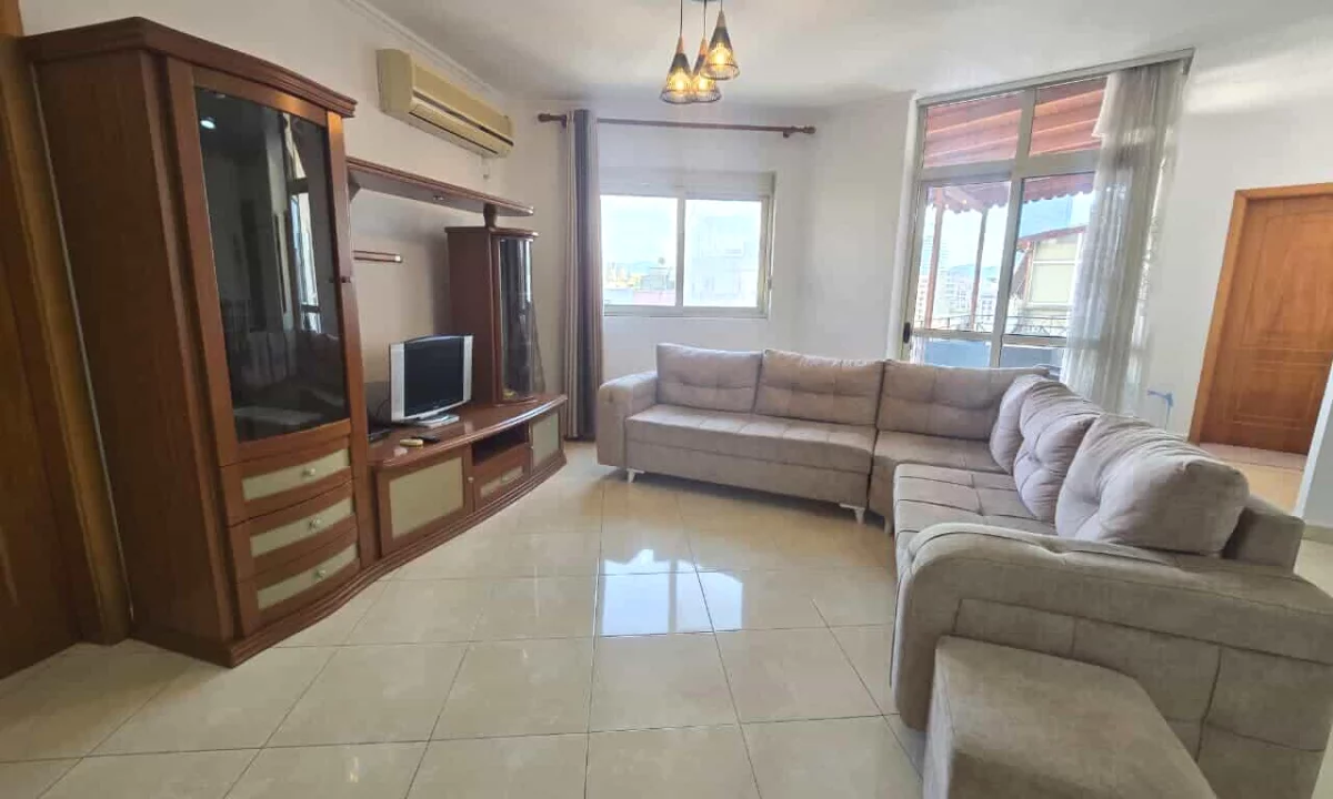 Shtepi ne shitje Apartament ne Tirane, 2+1, Mobilimi E mobiluar, Pagesa 135,000  Euro.