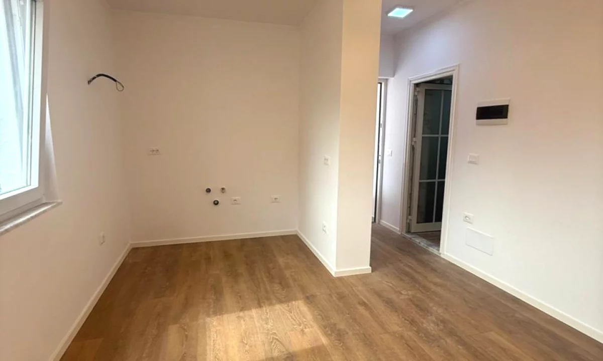 Apartment for sale in Tirana 1+1, Emty