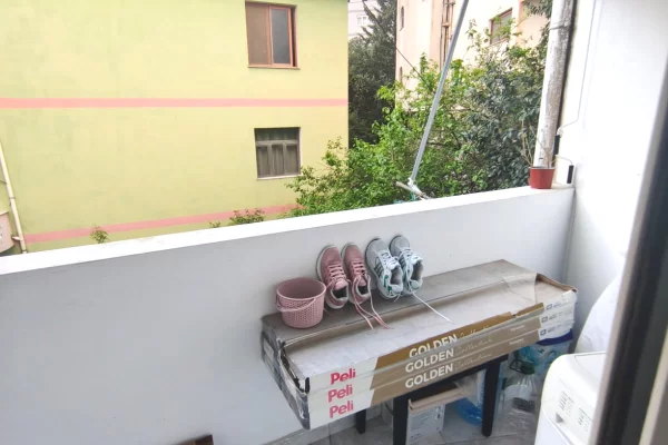 Shtepi ne shitje Apartament ne Tirane, 2+1, Mobilimi E mobiluar, Pagesa 128,000  Euro.