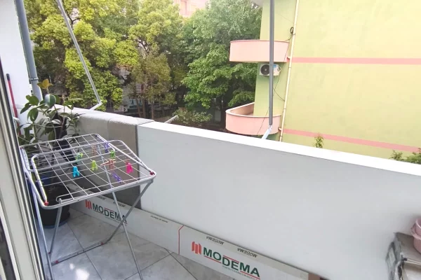 Shtepi ne shitje Apartament ne Tirane, 2+1, Mobilimi E mobiluar, Pagesa 128,000  Euro.