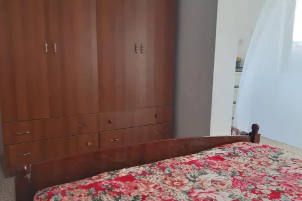 Shtepi me qera Apartament ne Tirane, 1+1, Mobilimi E mobiluar, Pagesa 35,000  Leke.