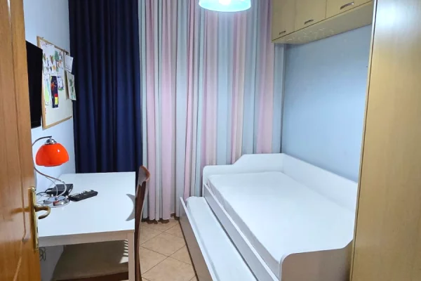 Shtepi me qera Apartament ne Tirane, 1+1, Mobilimi E mobiluar, Pagesa 45,000  Leke.