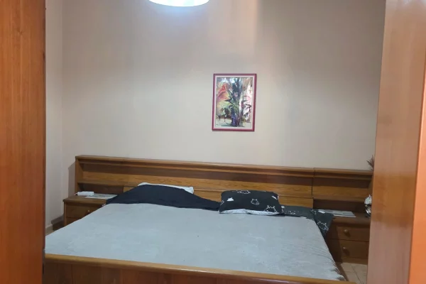 Shtepi me qera Apartament ne Tirane, 1+1, Mobilimi E mobiluar, Pagesa 50,000  Leke.