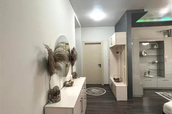 Shtepi ne shitje Apartament ne Tirane, 2+1, Mobilimi E mobiluar, Pagesa 295,000  Euro.