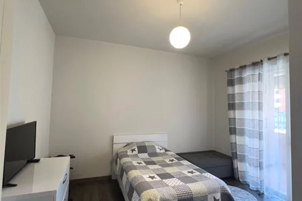 Shtepi ne shitje Apartament ne Tirane, 2+1, Mobilimi E mobiluar, Pagesa 295,000  Euro.