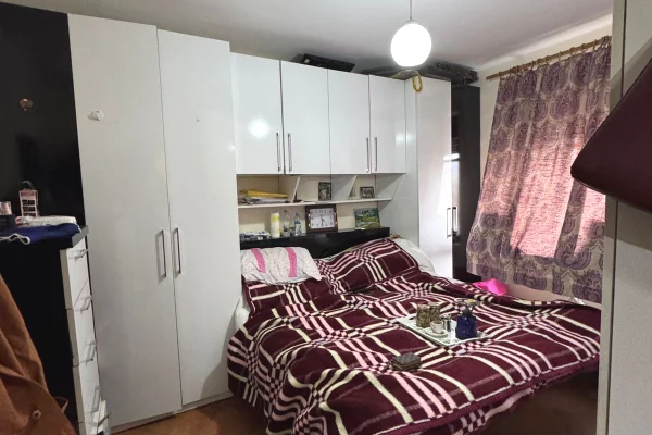 Shtepi ne shitje Apartament ne Tirane, 2+1, Mobilimi E mobiluar, Pagesa 114,000  Euro.