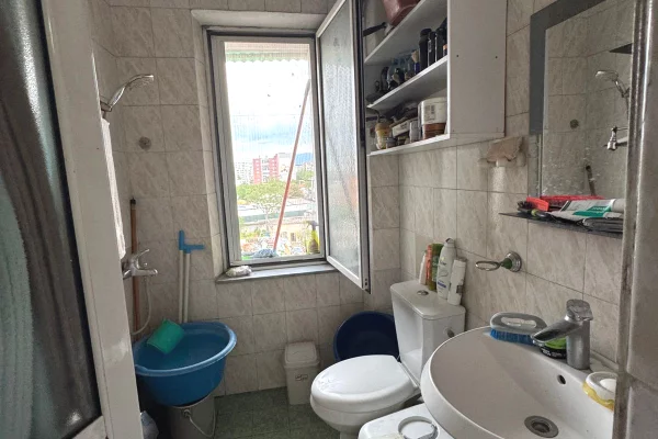 Shtepi ne shitje Apartament ne Tirane, 2+1, Mobilimi E mobiluar, Pagesa 114,000  Euro.