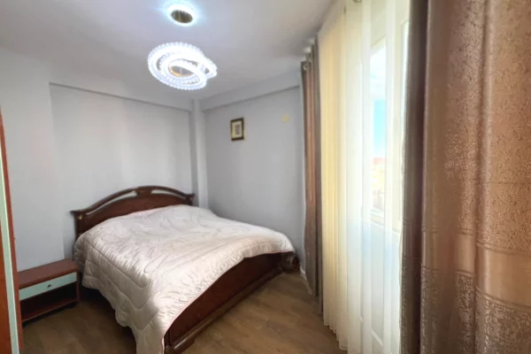 Shtepi ne shitje Apartament ne Tirane, 1+1, Mobilimi E mobiluar, Pagesa 89,000  Euro.
