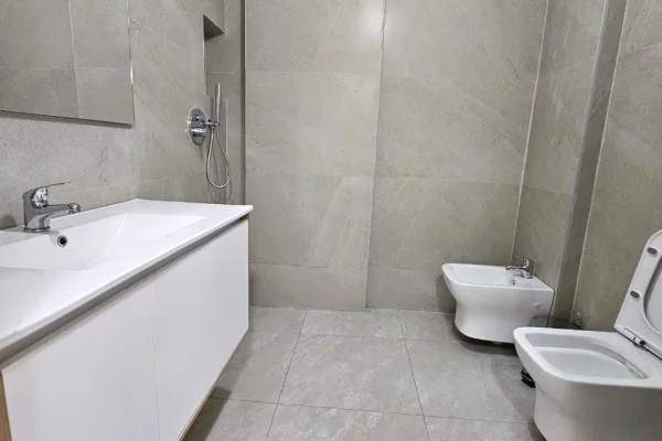 Shtepi ne shitje Apartament ne Tirane, 2+1, Mobilimi E mobiluar, Pagesa 234,000  Euro.